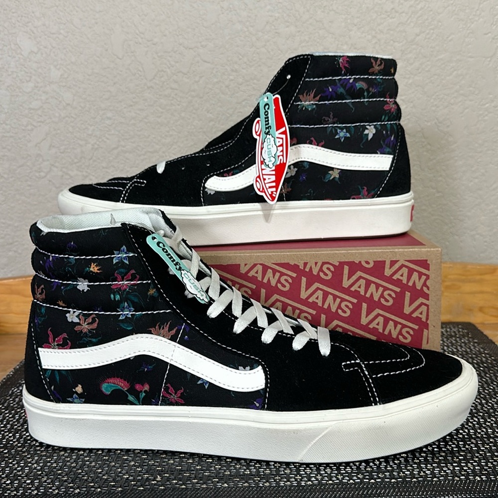 Vans Comfycush Sk8 Hi Fatal floral black men’s size 10.5 lightweight
